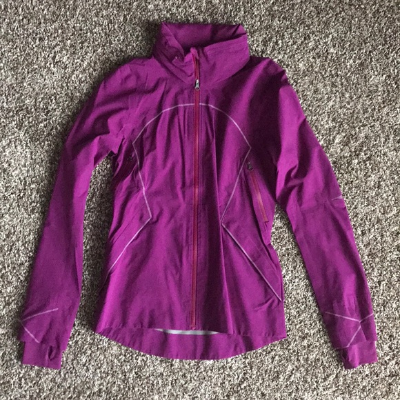 NWT LuLulemon light Hooded Jacket Sz. 2 - Picture 1 of 8